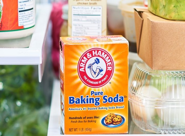 Thông bồn cầu bằng Baking Soda, giấm và nước nóng