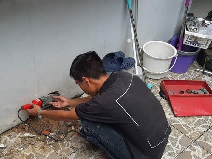 Thiết bị siêu âm dò rỉ nước hiện đại sử dụng trong khu công nghiệp