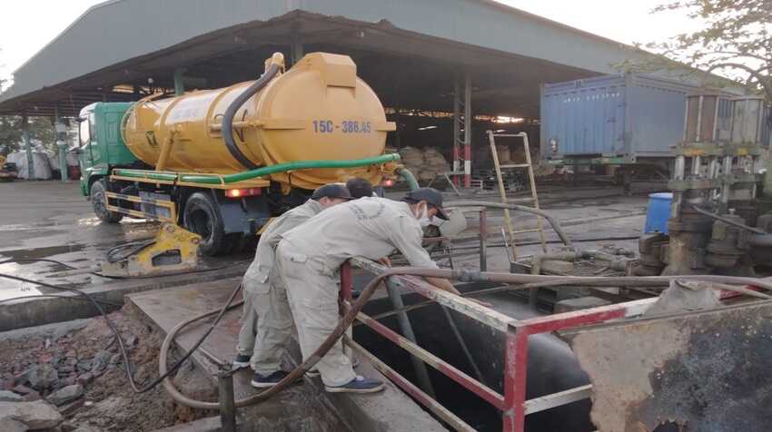 Máy móc công nghệ hiện đại, công suất lớn đảm bảo hút sạch 100 %, không đục phá.