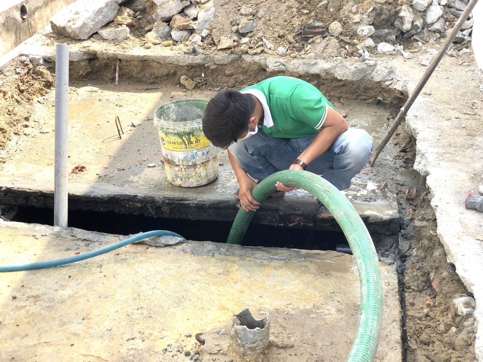 Bể phốt cần được hút chất thải ở tất cả các ngăn là chính xác nhất