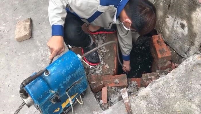 Đội ngũ thông tắc cống Hưng Yên hoạt động 24/7, đảm bảo cống thông thoáng