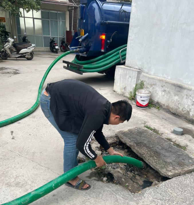 Khách hàng hài lòng với dịch vụ thông tắc bể phốt chuyên nghiệp – Giá rẻ bất ngờ