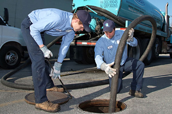 Công ty luôn đặt lợi ích của khách hàng lên đầu tiên