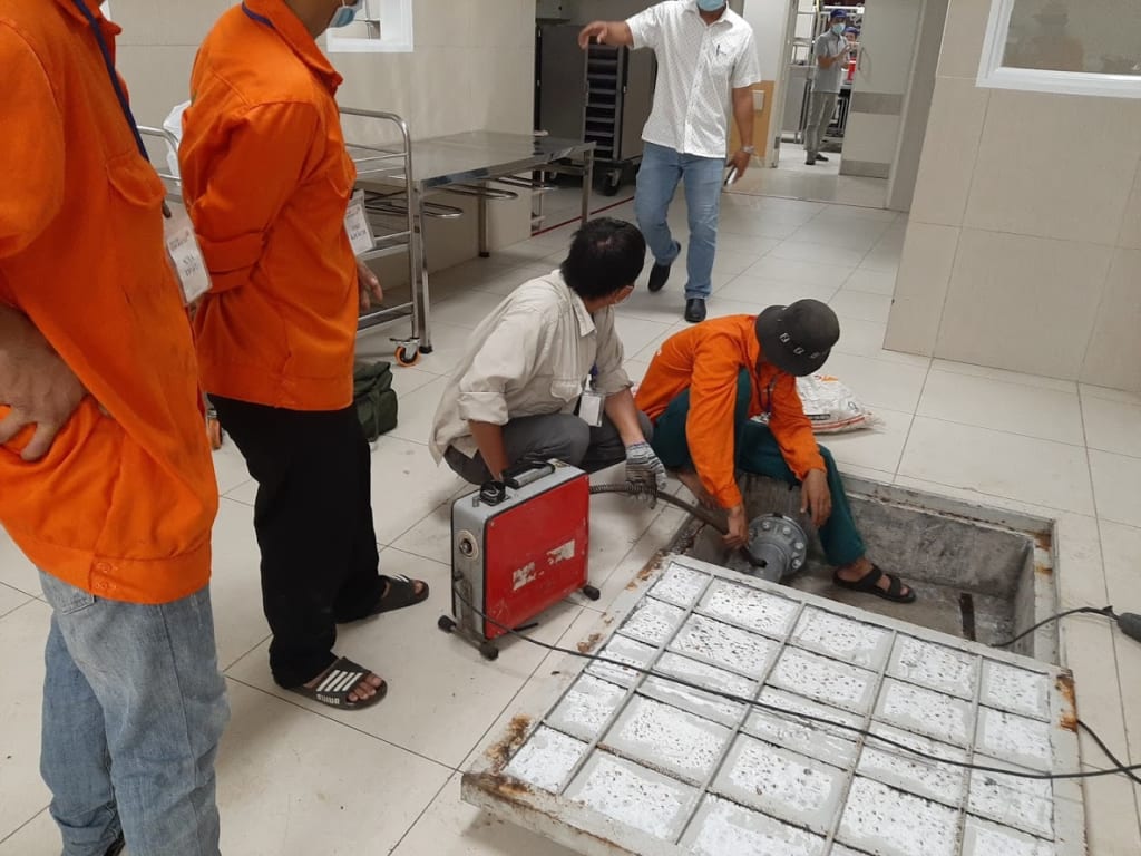 Update: Báo giá hút bể phốt giá rẻ | Cách hút hầm cầu không đục phá