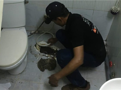 Làm gì khi hố ga trong nhà vệ sinh bốc mùi?