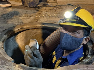 10+ Cách xử lý mùi hôi hố ga NHANH CHÓNG, TRIỆT ĐỂ