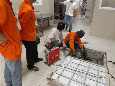 Update: Báo giá hút bể phốt giá rẻ | Cách hút hầm cầu không đục phá