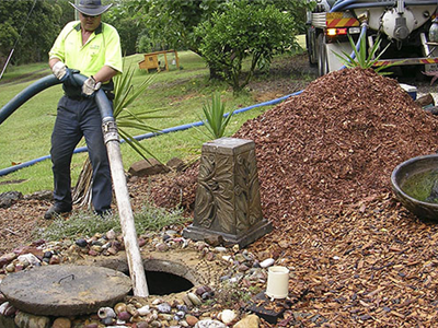 Báo giá hút hầm cầu, bể phốt theo xe rẻ nhất 2025 | Cam kết sạch 99%